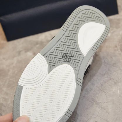 B57 Dribble Low-Top Sneaker