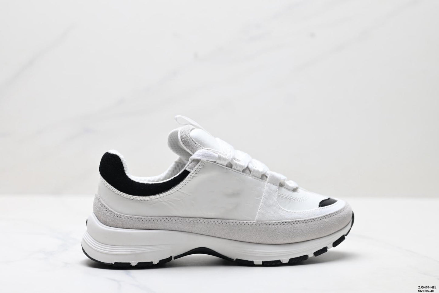 25A white sneaker