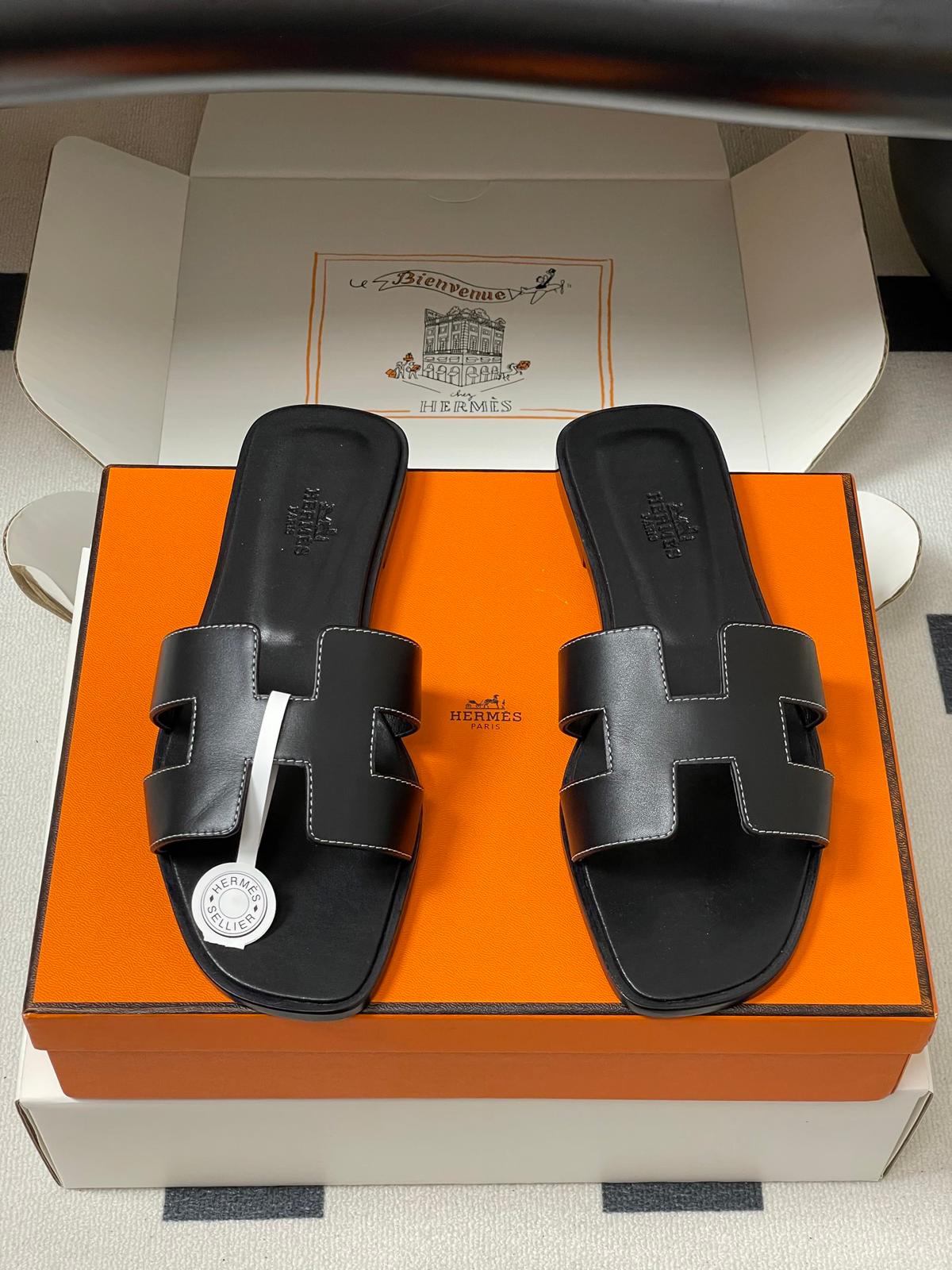 Oran sandal
