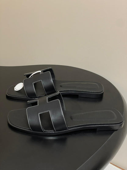 Oran sandal