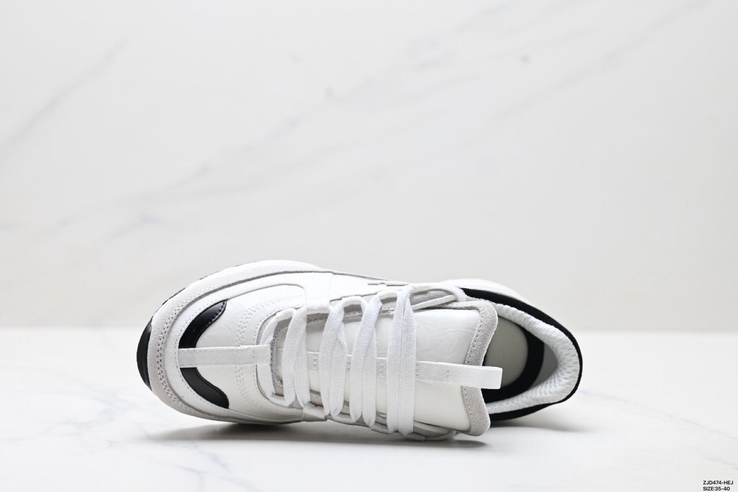 25A white sneaker
