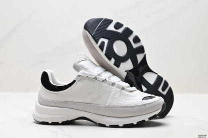 25A white sneaker
