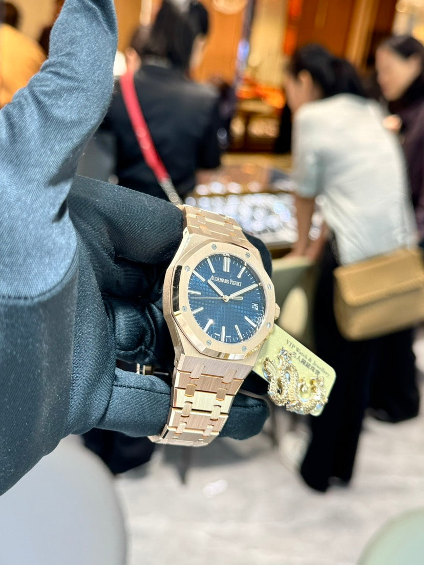 High-end luxury men's watches