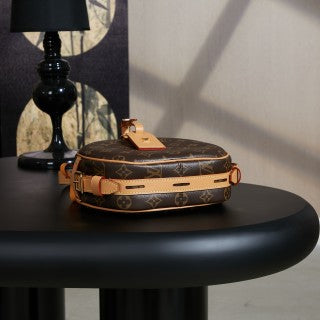 Exclusive first model M45647