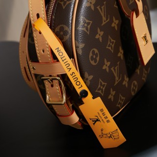 Exclusive first model M45647