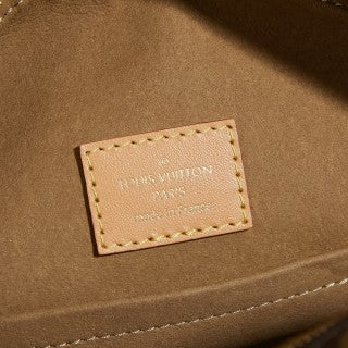 Exclusive first model M45647