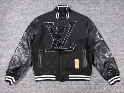 Jacket & Belt & Glasses & A chain