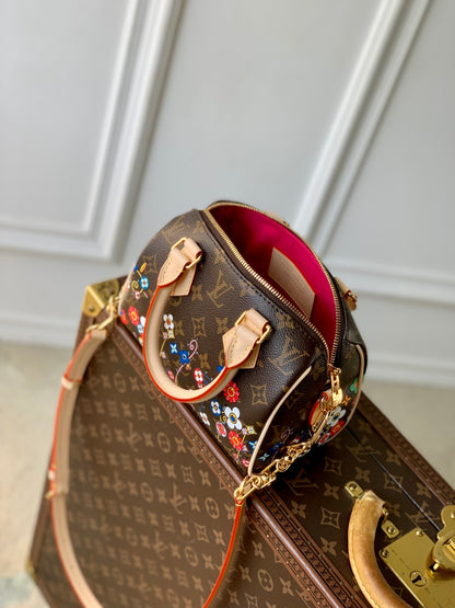 Fashion bags (LV bags and Gucci bags)